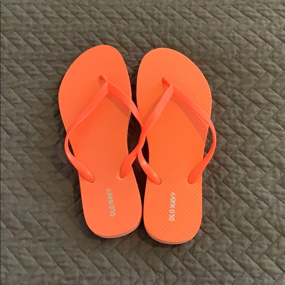 old navy new flip flops